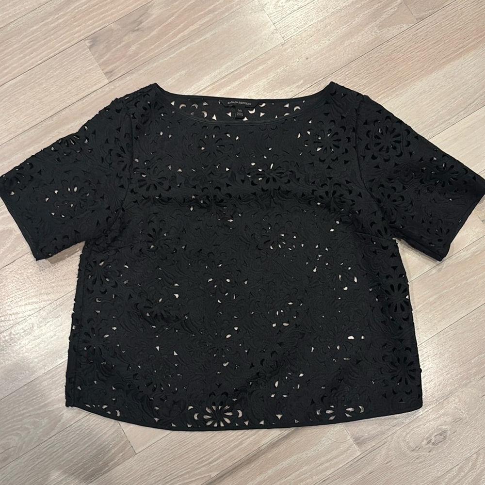 Banana republic crop laser cut brocade fabric top XS